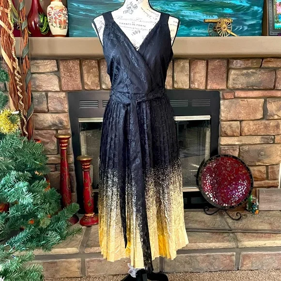 green emerald velvet dress Plunging V-Neck Beaded Long Formal Dress with Fringe Lilac/Silver / 6